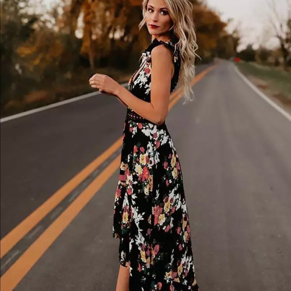 Chelsea Cotton Floral Open Back Dress - Picture 5 of 7